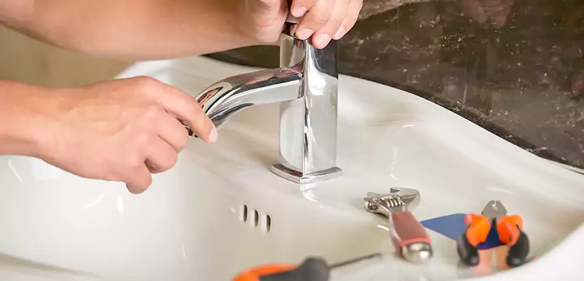 Bathtub Faucet Replacement in Old Jamestown